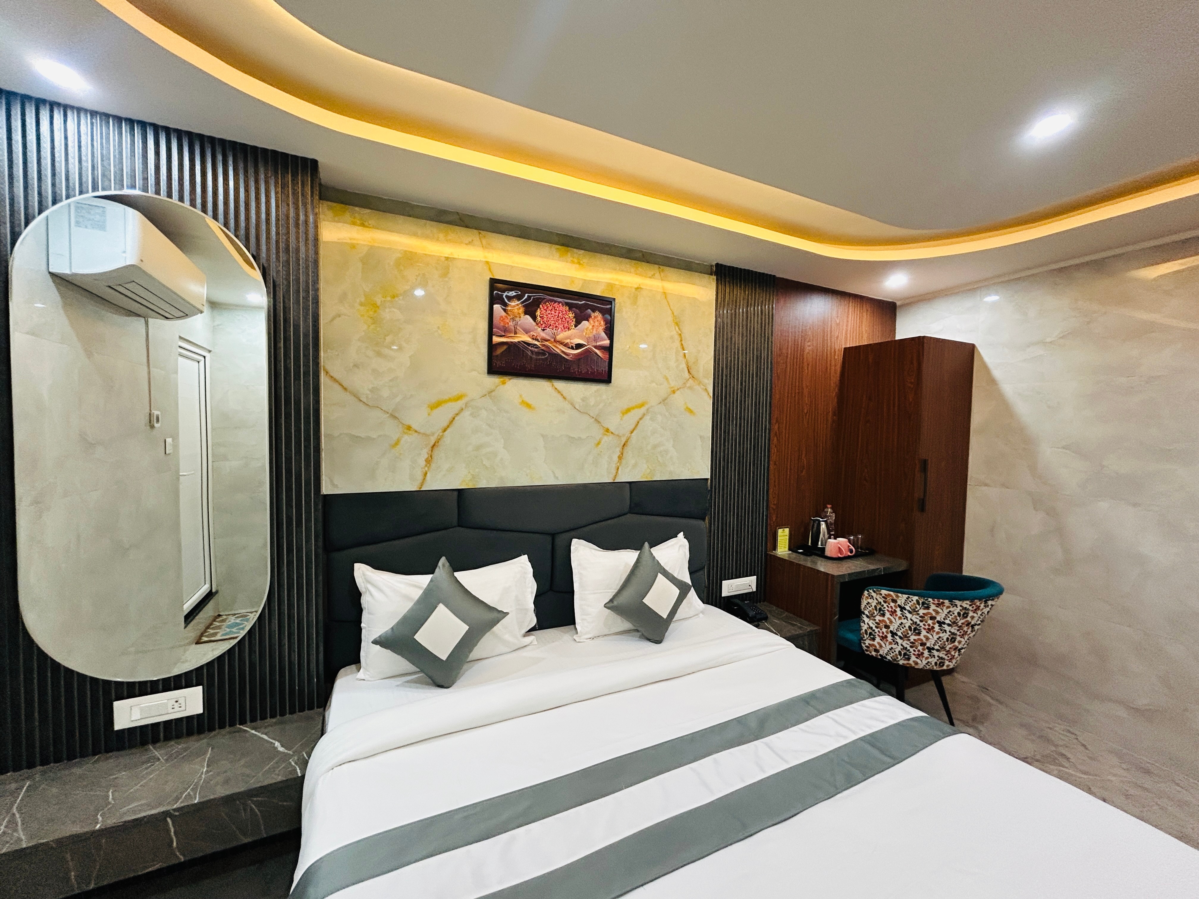 HOTEL SHASHI GRAND - Tap to explore photos