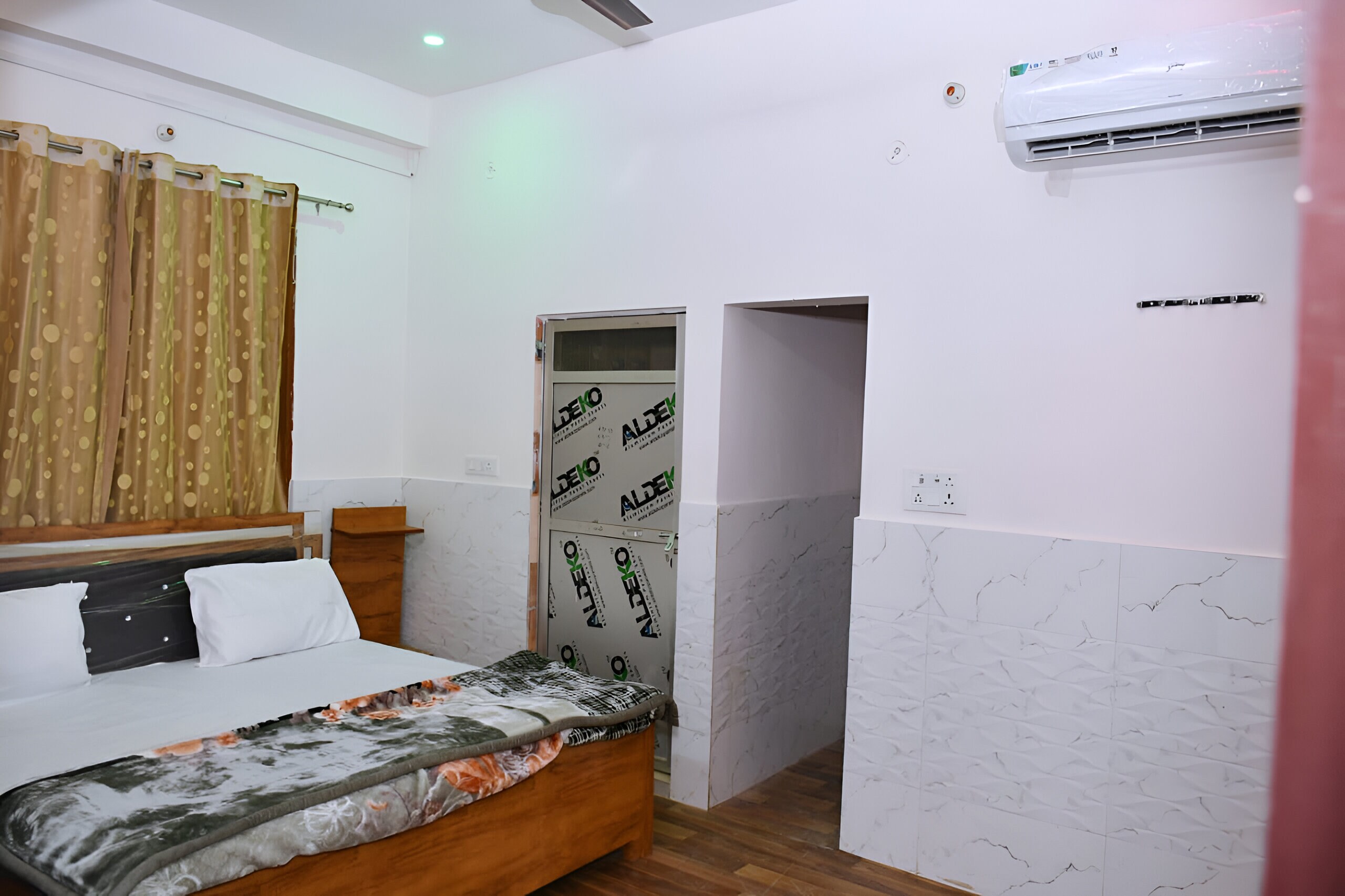 Siyaji Guest House - Tap to explore photos