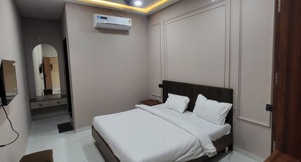 Hotel  Shreyanvi Room Type - Room 107