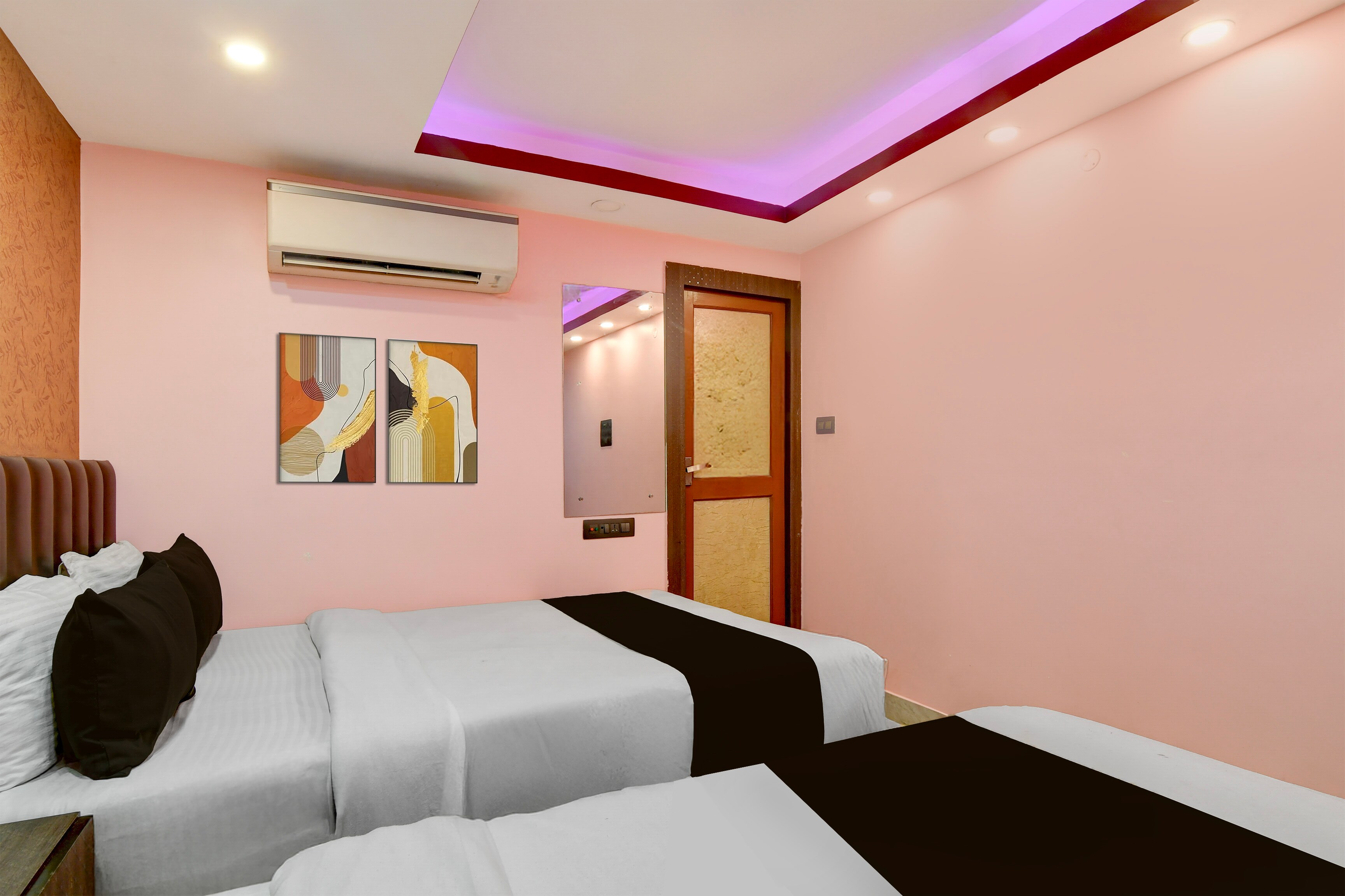 Hotel O Calcutta University Formerly Hamza International - Tap to explore photos