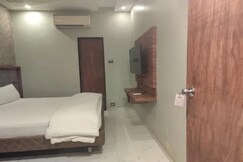 FabHotel Prasad International