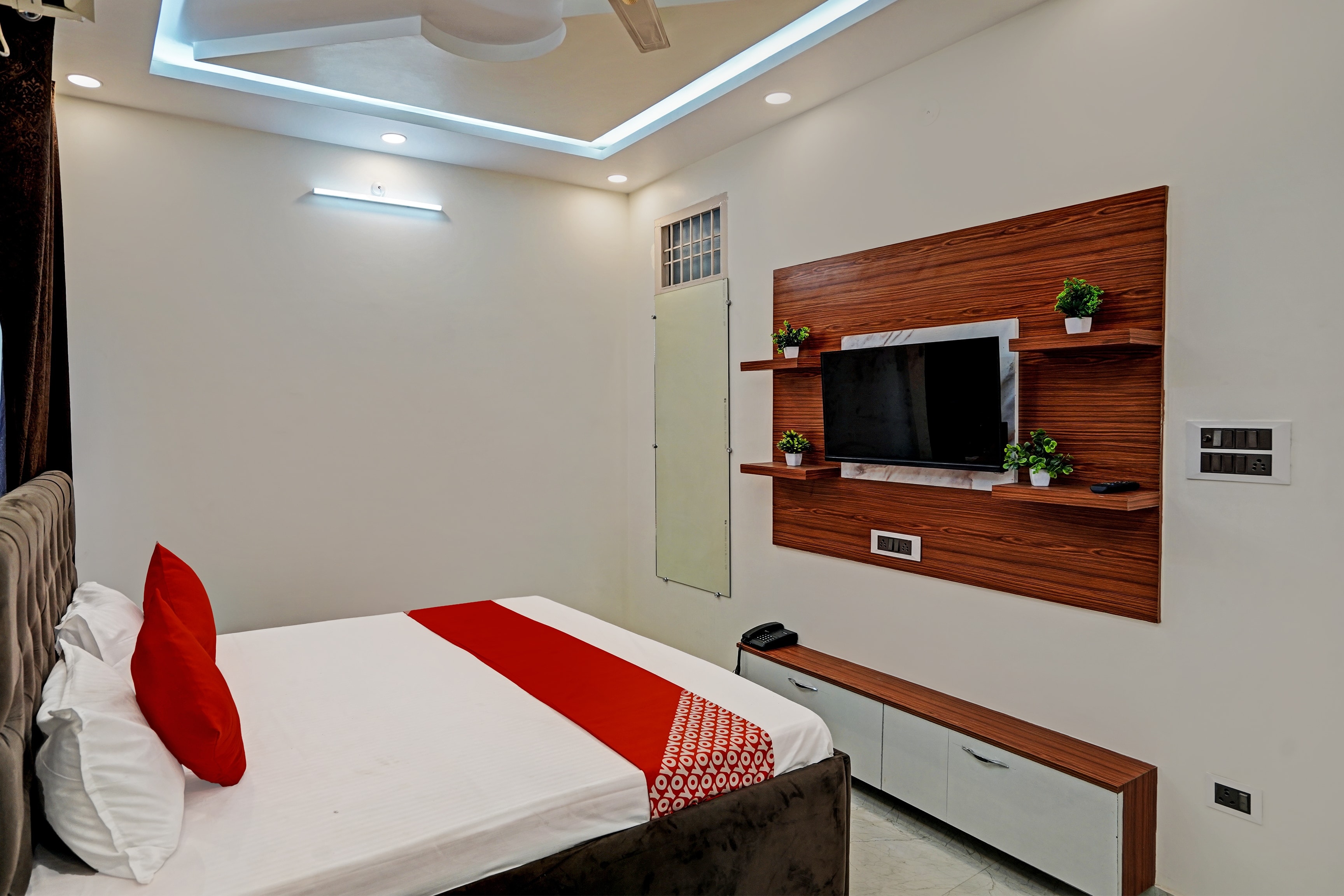 Hotel O River Edge Palace - Tap to explore photos