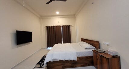 Parijat Bunglow Room Type - Iris P-104
