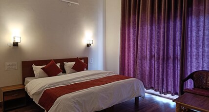 La Monal Hotel Room Type - DLX double