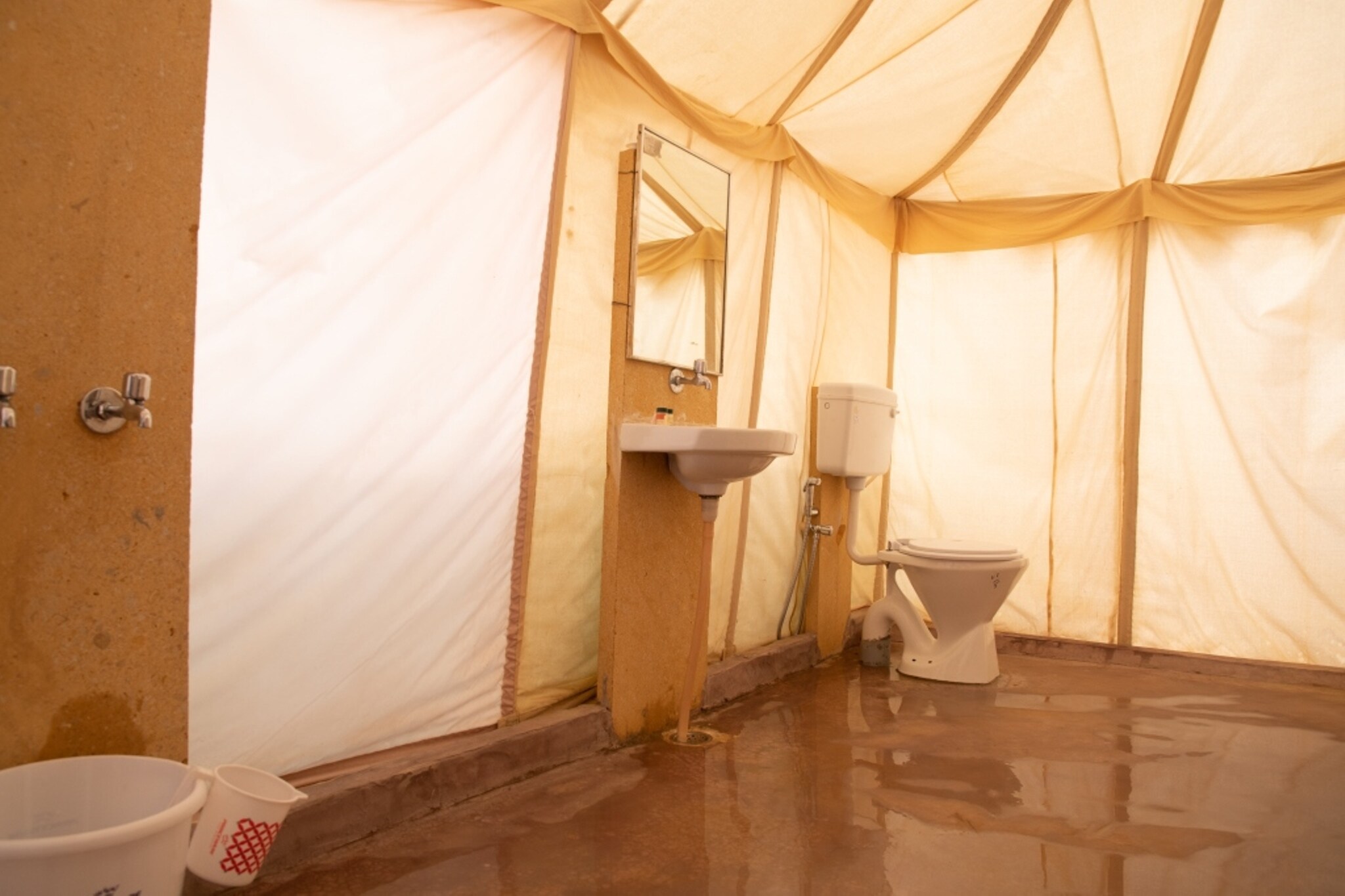 SAND VOYAGES CAMP - Tap to explore photos