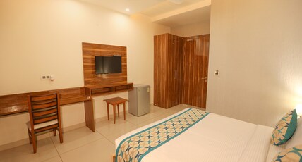 FabHotel Starex Inn Room Type - Family Room