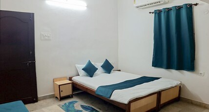 HOTEL HIRAWAT Room Type - AIR COOLED DBL