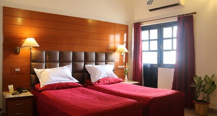 Hotel Grand Central Room Type - Super Deluxe (Twin Beds) (Air Conditioned)