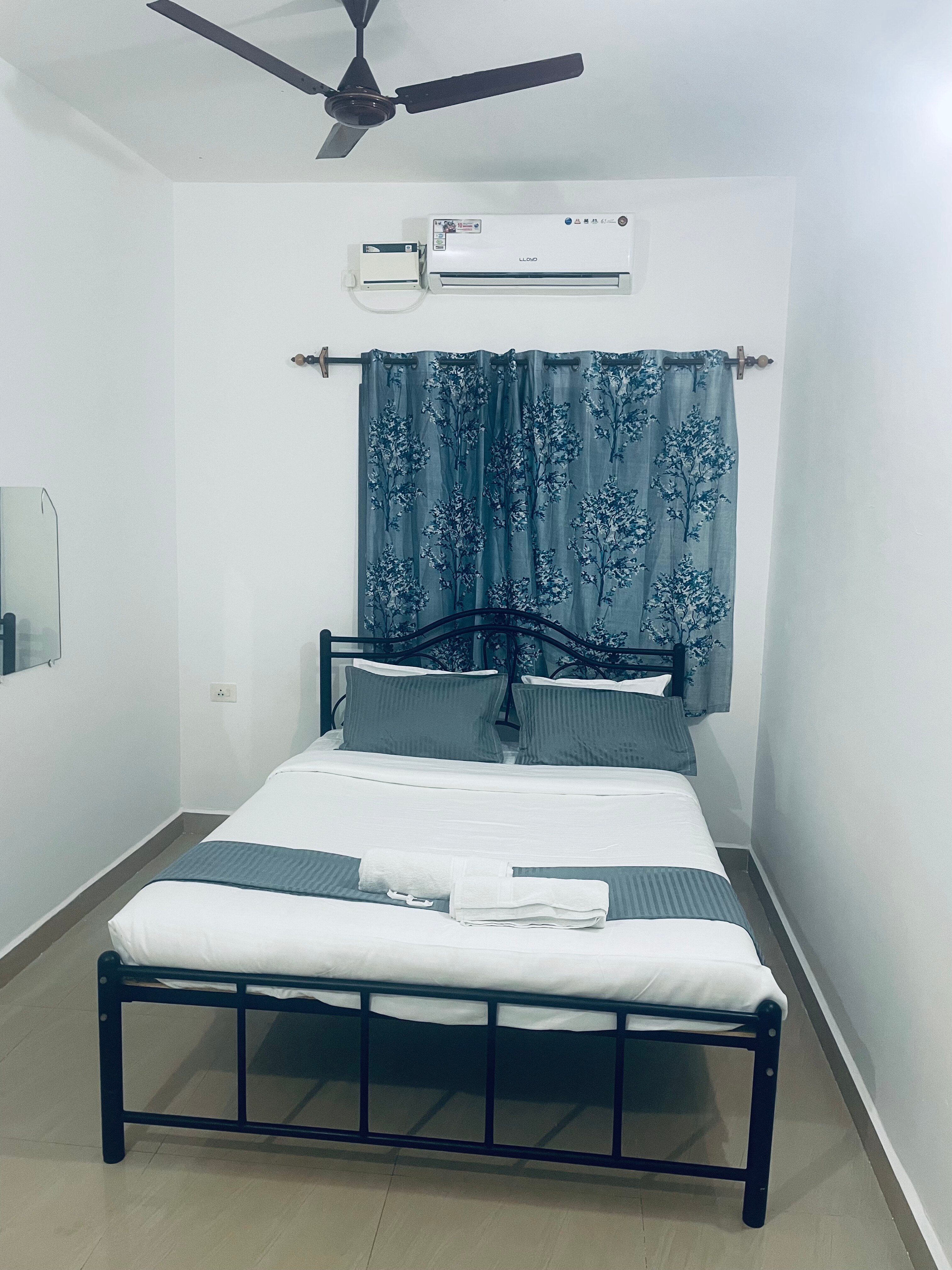 V5 Cheerful Homestay 300 mtrs from Morjim Beach - Tap to explore photos