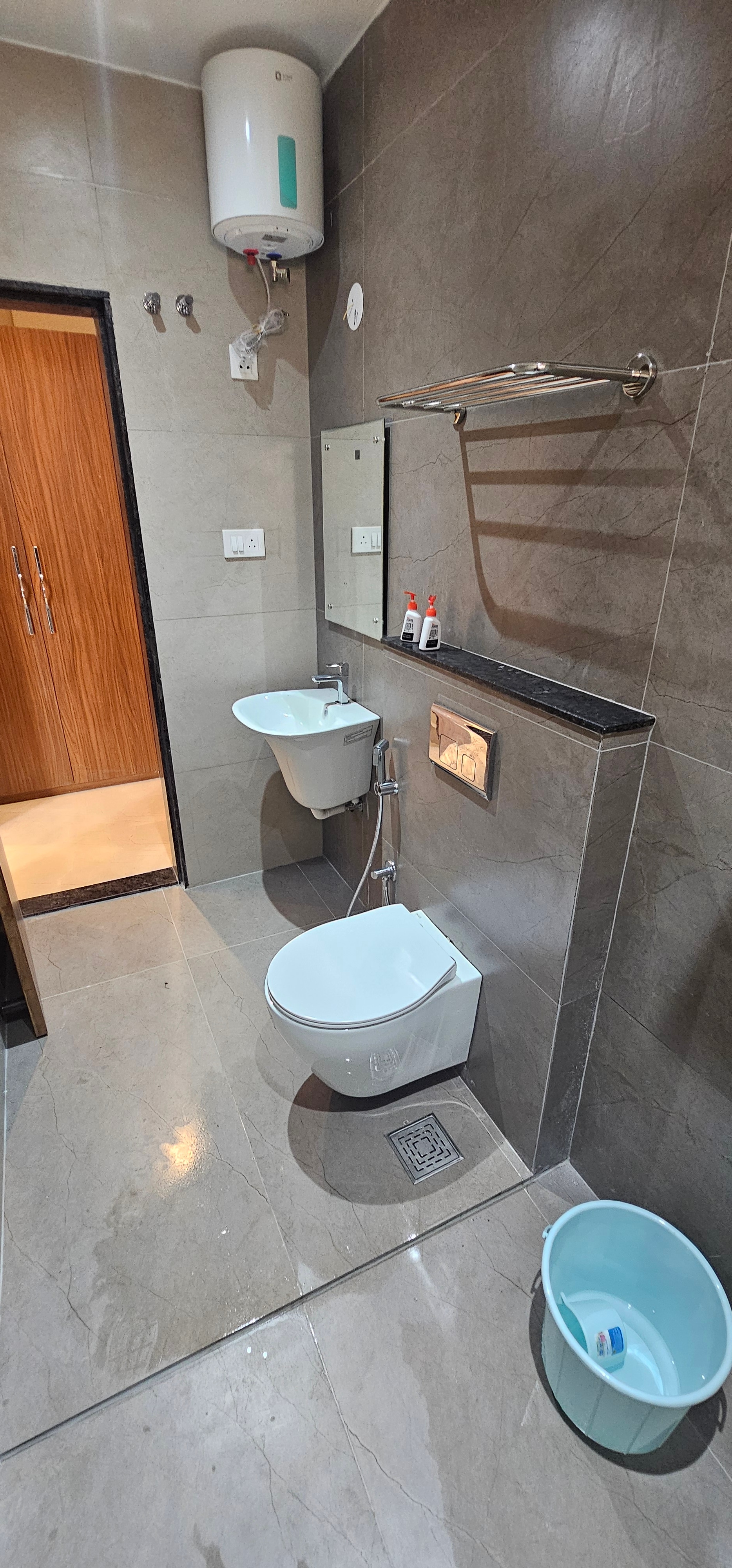 Hotel Vaishno Aerocity - Tap to explore photos