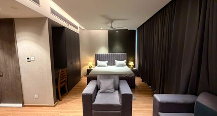The 5th Shade Of Grey Premium Escape Infinity pool Room Type - The 5th shade of grey 