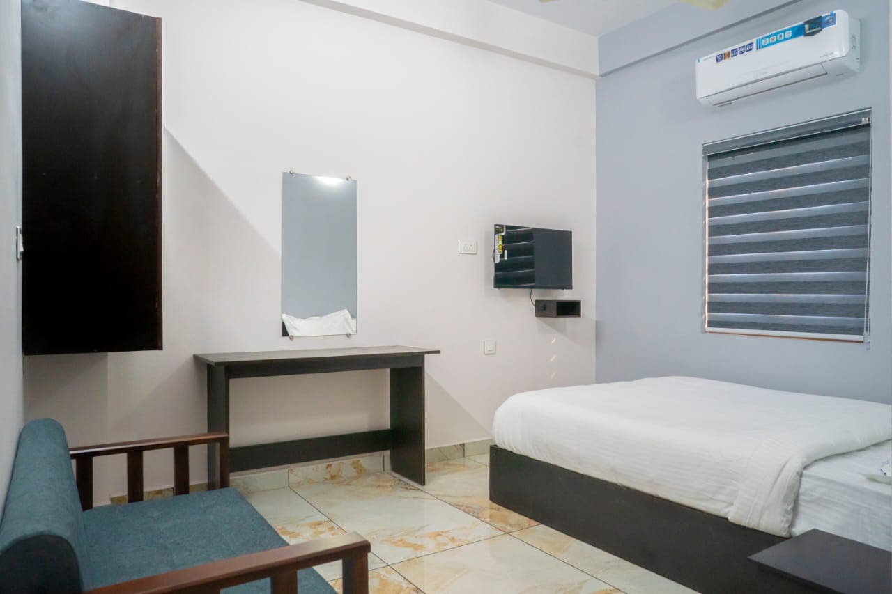 Aldora Airport Residency - Tap to explore photos
