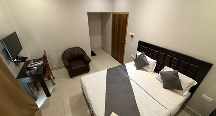 Bloom villa. Room Type - Deluxe Room With Free Wifi