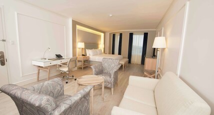 Hilton Colon Guayaquil Hotel Room Type - 1 KING BED JUNIOR SUITE