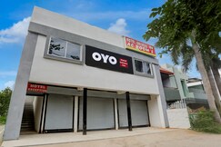 Hotel O Univers Inn
