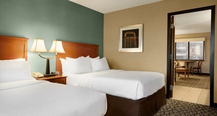 Holiday Inn & Suites DULUTH-DOWNTOWN Room Type - 1 Bedroom Suite Sofa Bed