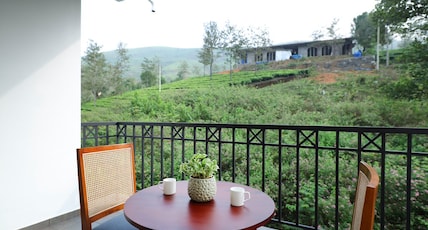 PAKOID Room Type - Deluxe Balcony Room