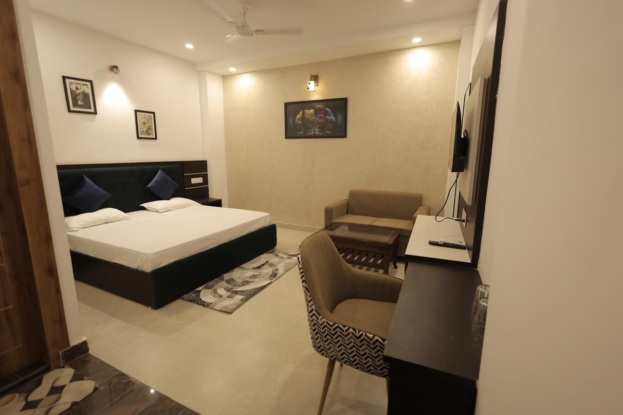 Hotel Rajshree - Tap to explore photos