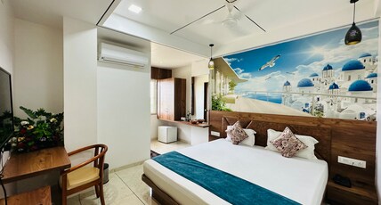 Hotel The Grand Piano Room Type - Deluxe King Bed Room