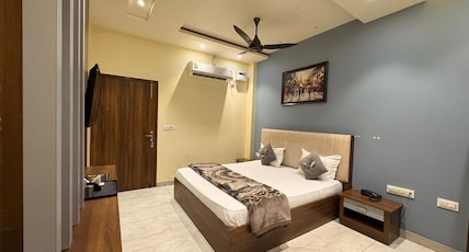 Hotel IRIS Room Type - Deluxe Room Hotel IRIS Room Type - Deluxe Room