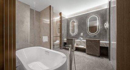 Holiday Inn FU Room Type - 1 Bedroom Suite Smoking