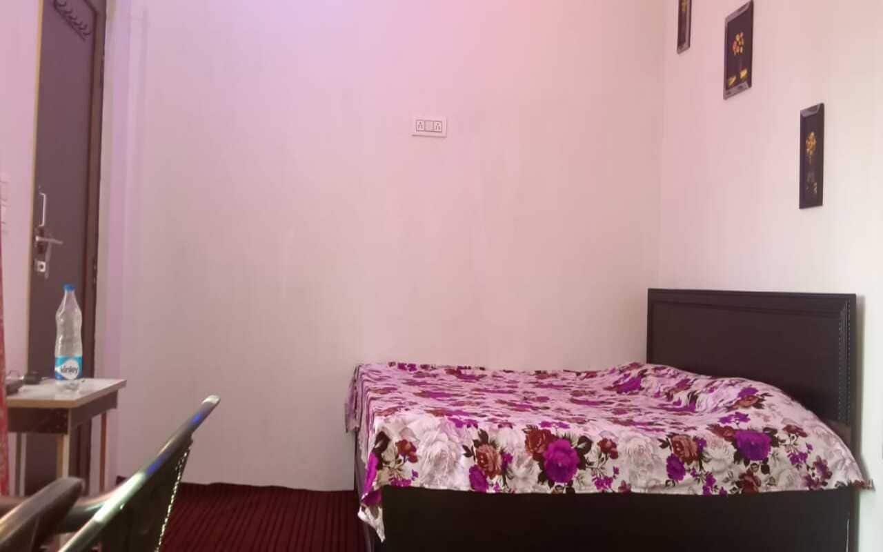 Evergreen Home Stay - Tap to explore photos