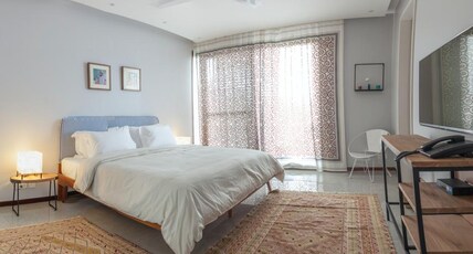 Bungalow 99 Room Type - Green Room