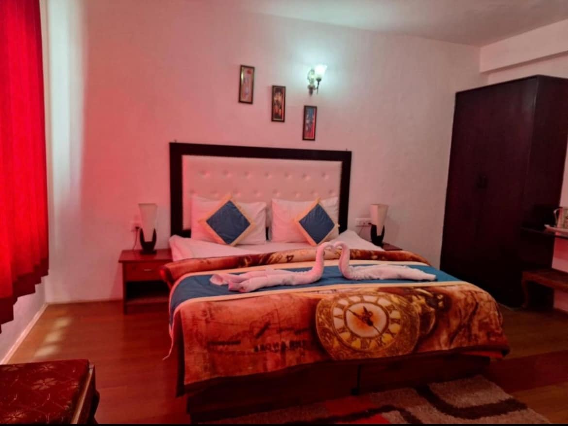 Hotel Antelope TM - Tap to explore photos