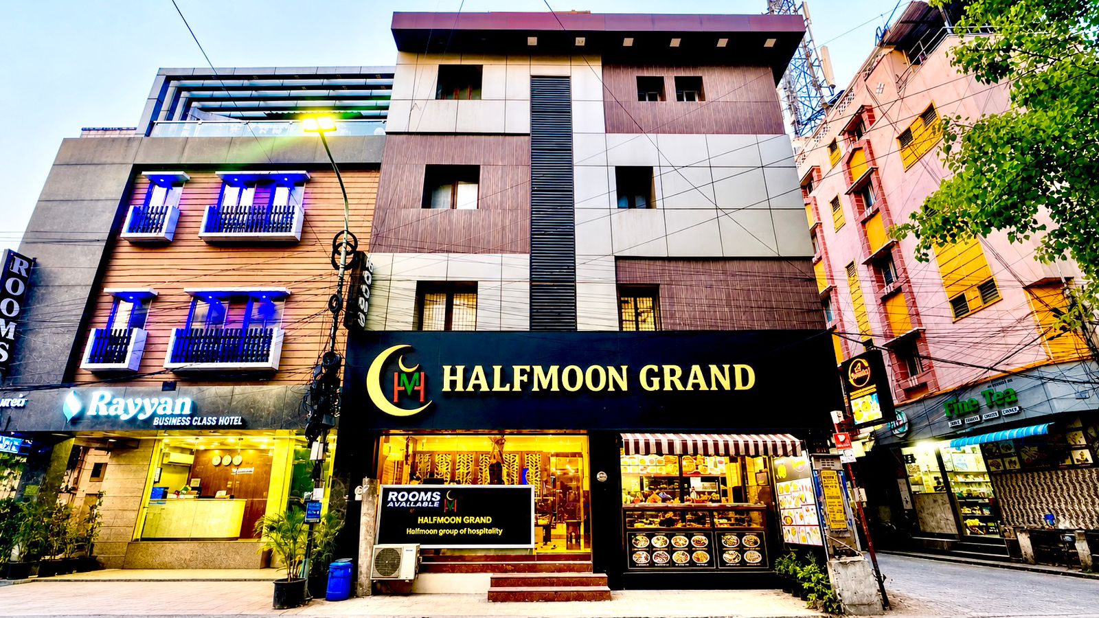 HALF MOON GRAND - Tap to explore photos