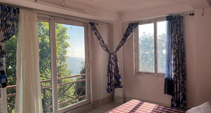 Marmen Homestay Room Type - Deluxe Double Bed - City View