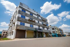 FabHotel The King Palace