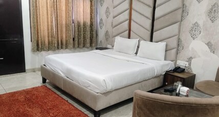 Hotel Regal Room Type - Deluxe Room Hotel Regal Room Type - Deluxe Room