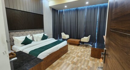 Green Sarovar Hotel & Restaurant. Room Type - Executive Room