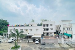 Hotel Rajdhani - Best Family Hotel in Pavagadh and Halol