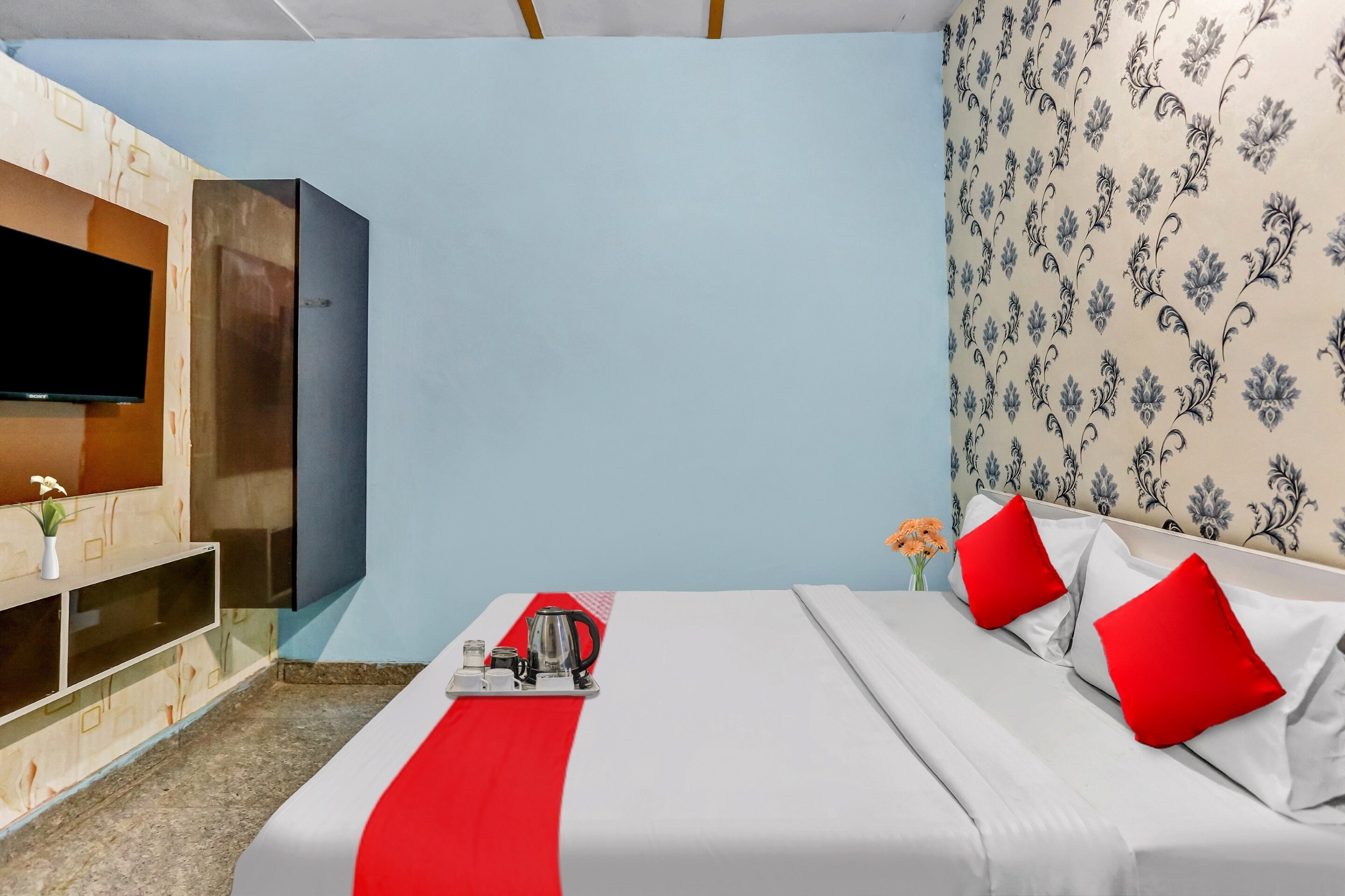 Super Hotel O K D Guest House - Tap to explore photos