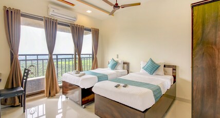 Acco Maxx Room Type - Deluxe Twin Bed