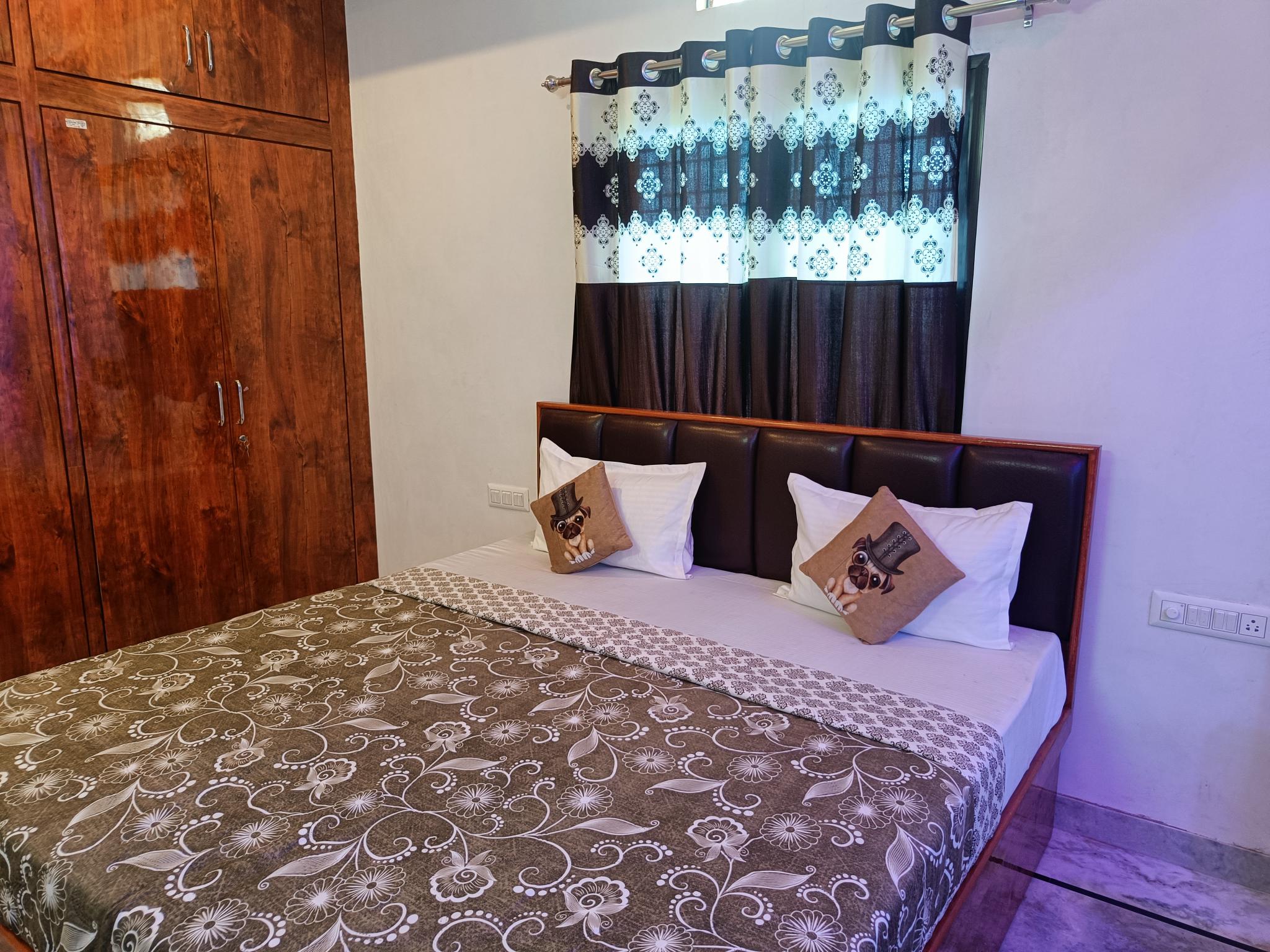 Hotel Gopi Palace - Tap to explore photos