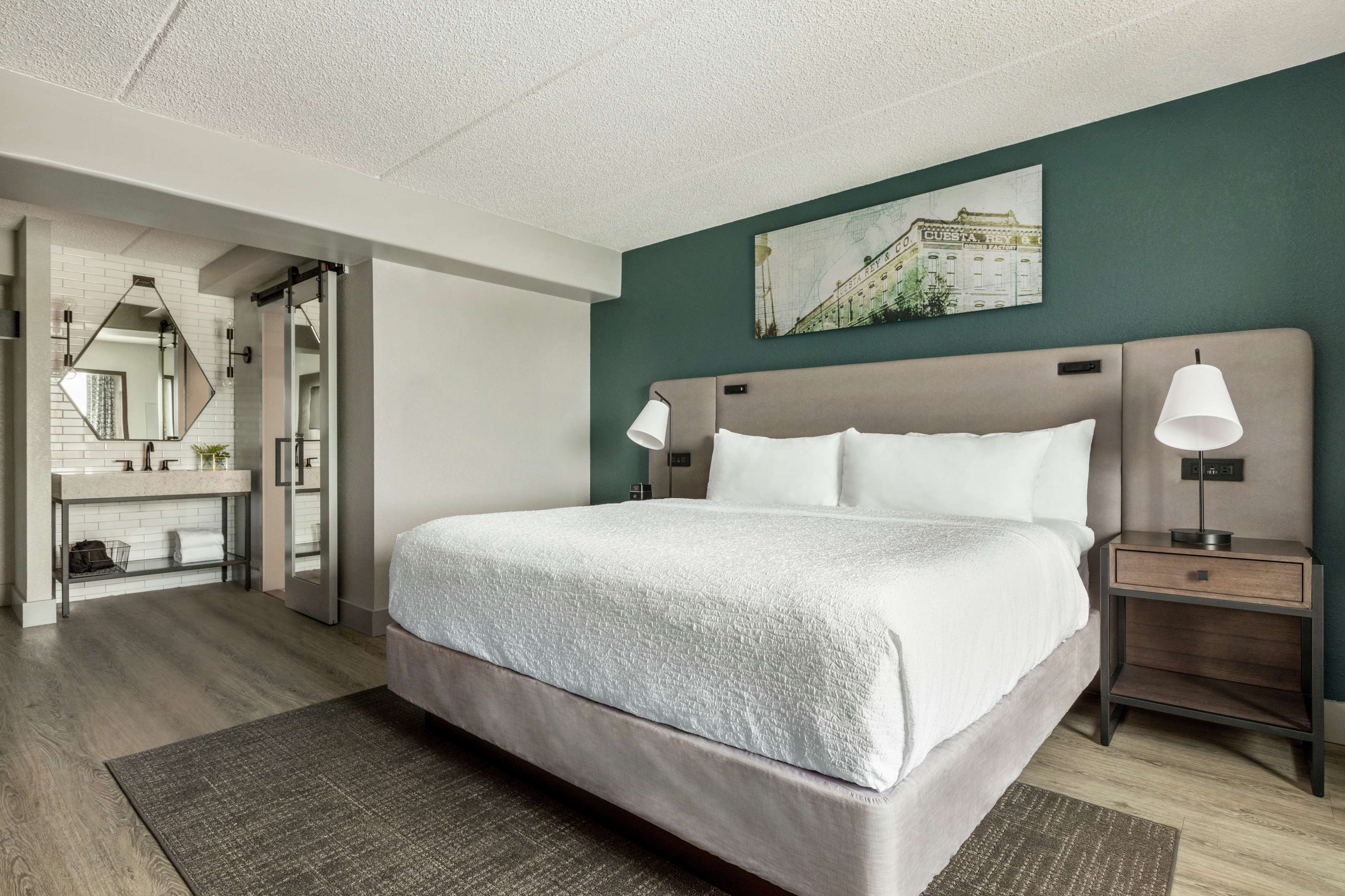 Hotel Alba Tampa, Tapestry Collection by Hilton - Tap to explore photos
