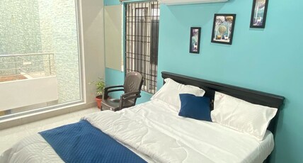 Bara Stays   Guesthouse Room Type - Deluxe Room with Private Bathroom-101
