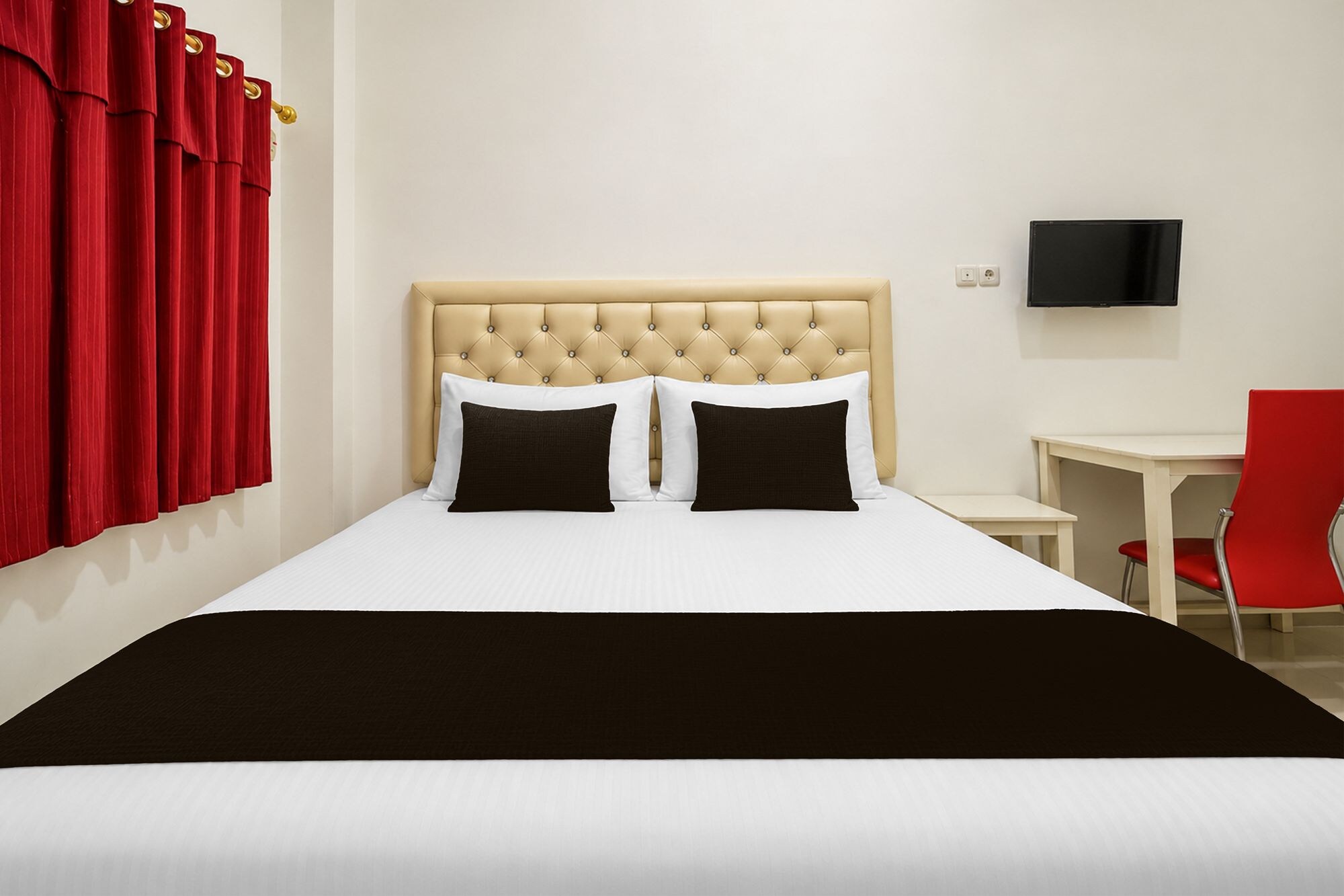 Hotel O Wisma Fortuner - Tap to explore photos