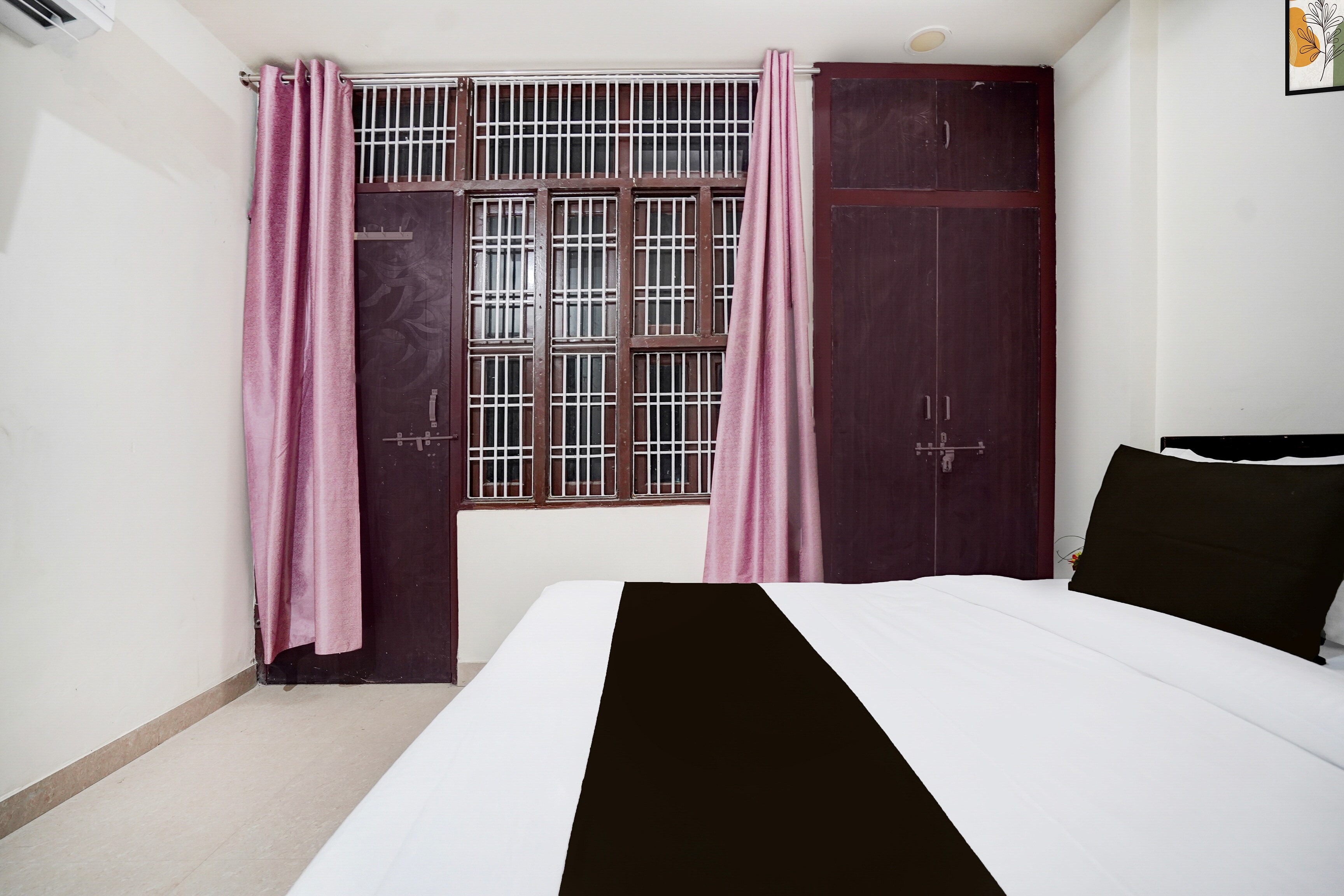 Hotel O NIIT University Neemrana - Tap to explore photos
