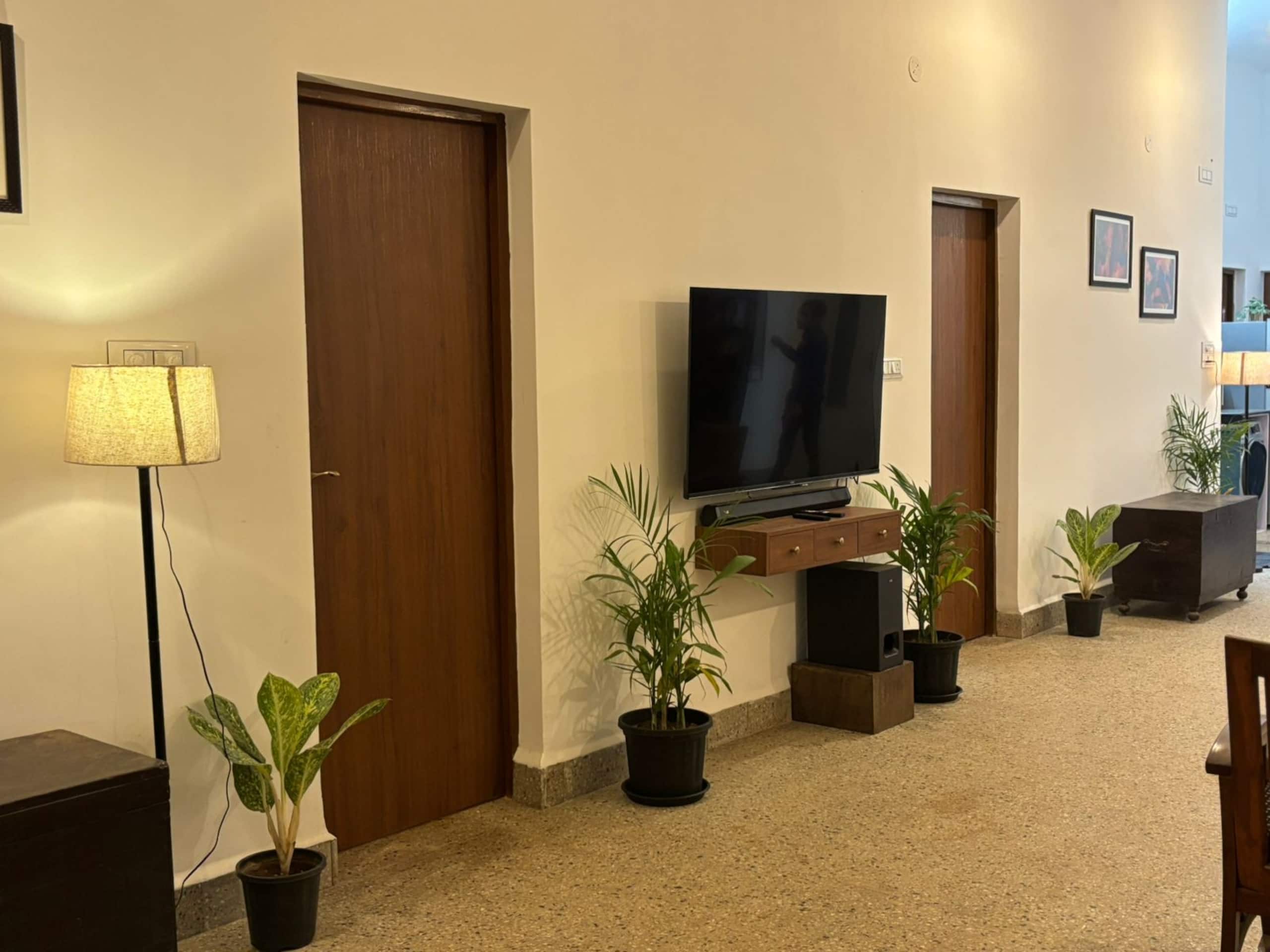 Villa Eliets 4BHK Pvt Pool Parking Sangolda - Tap to explore photos