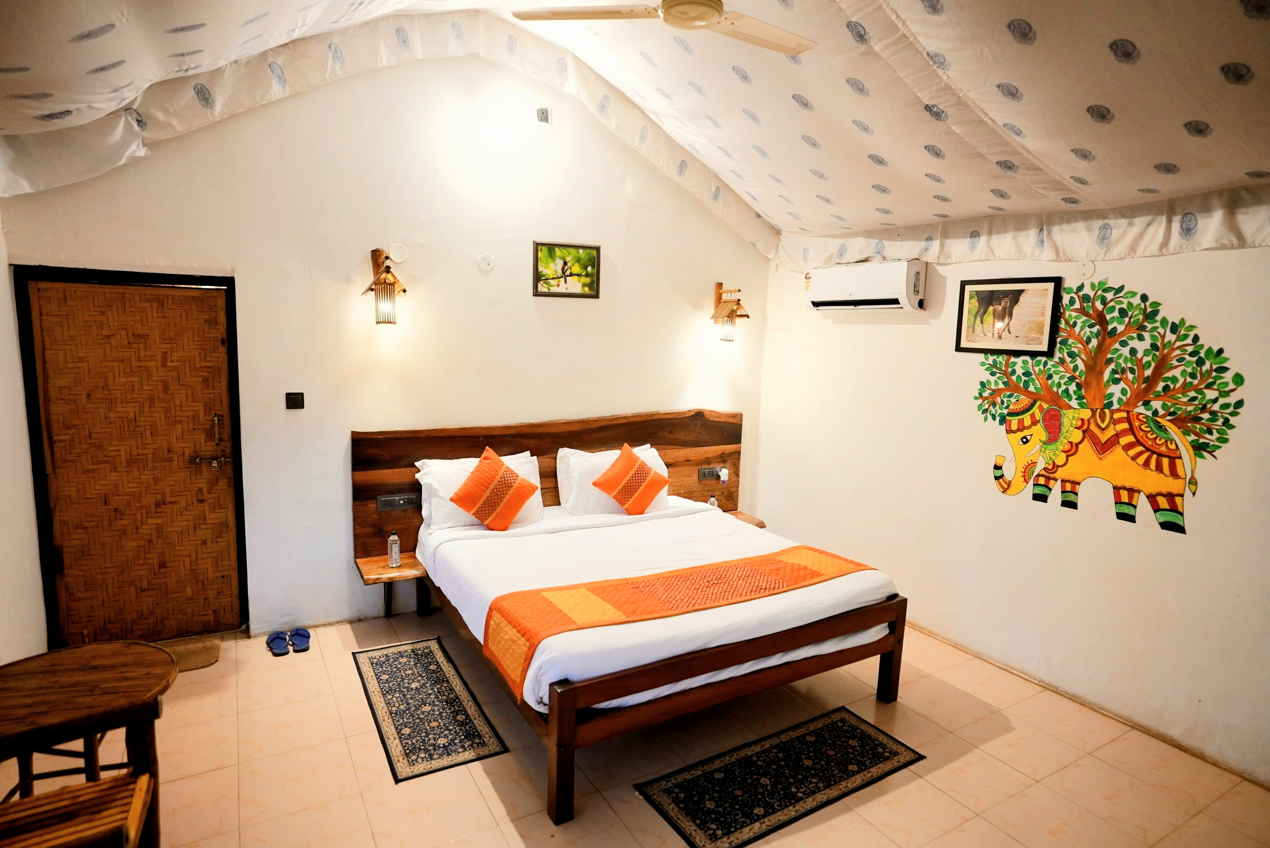 Kanha Jungle Resort - Tap to explore photos