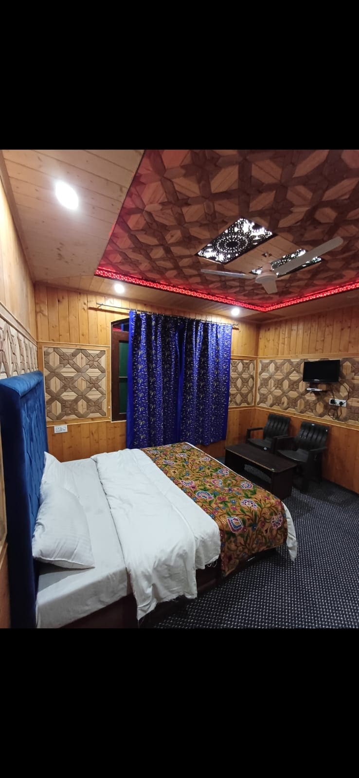 Hotel New Mir Palace - Tap to explore photos