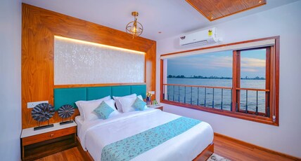 Kiliroor Room Type - Premium Room in sharing Luxury Houseboat