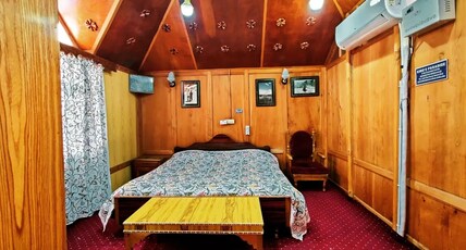 HOUSEBOAT KINGS PARADISE Room Type - Bedroom 2
