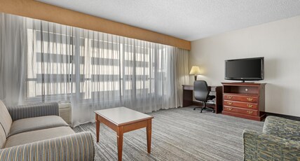 Best Western Plus Suites Downtown Room Type - APARTMENT - 1 KING 1 QUEEN BED,NSMK,2BDRM,SOFBD,FULLKT,LIVING,WIFI,FULL BREAKFAST Best Western Plus Suites Downtown Room Type - APARTMENT - 1 KING 1 QUEEN BED,NSMK,2BDRM,SOFBD,FULLKT,LIVING,WIFI,FULL BREAKFAST