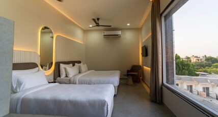 Hotel Pinaki Inn Room Type - Luxury Triple Room