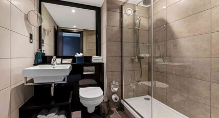 DoubleTree by Hilton London Kensington Room Type - DOUBLE GUEST ROOM
