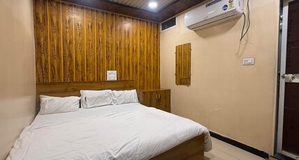 Shree Sanwariya Palace Room Type - Delux couple room